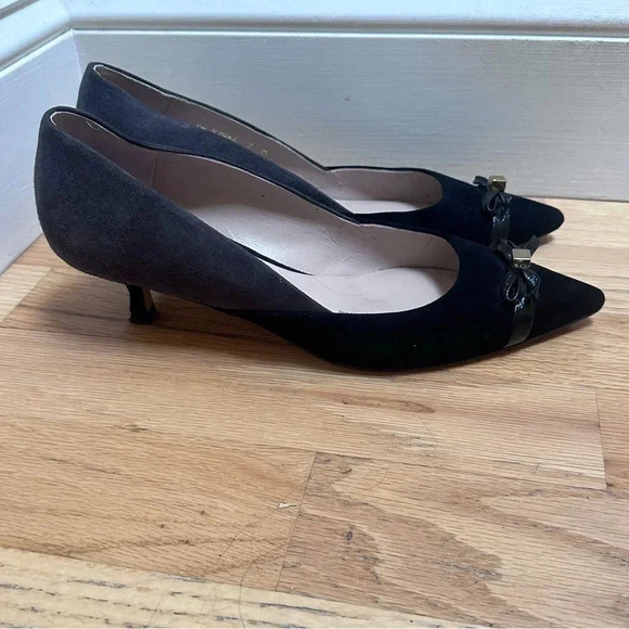 Stuart Weitzman Winn Kitten Heel Two-Tone Bow Pumps Suede Black Grey size 7 - Picture 6 of 8